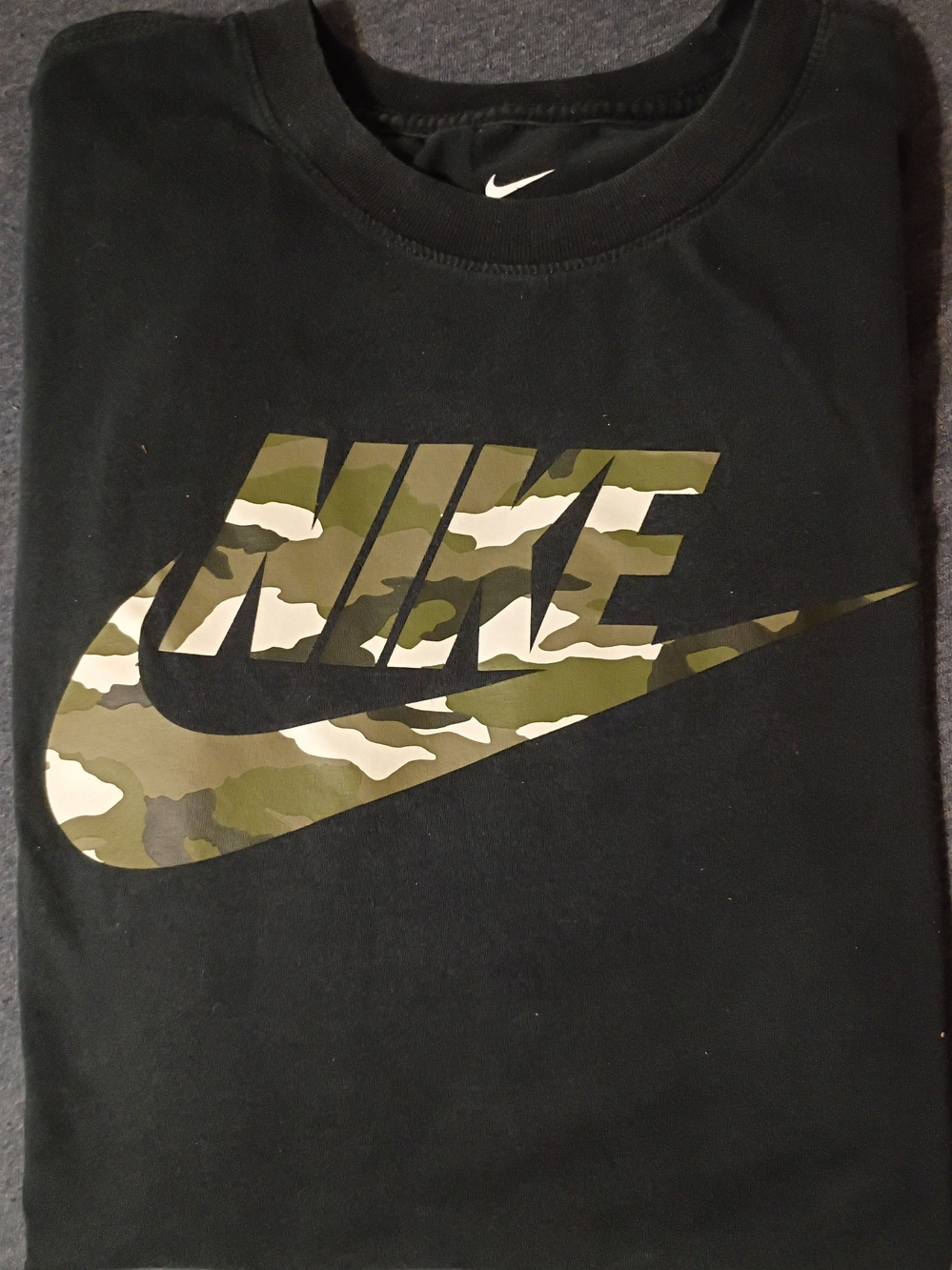 Nike Black Short Sleeve T Shirt with Green Camo Logo